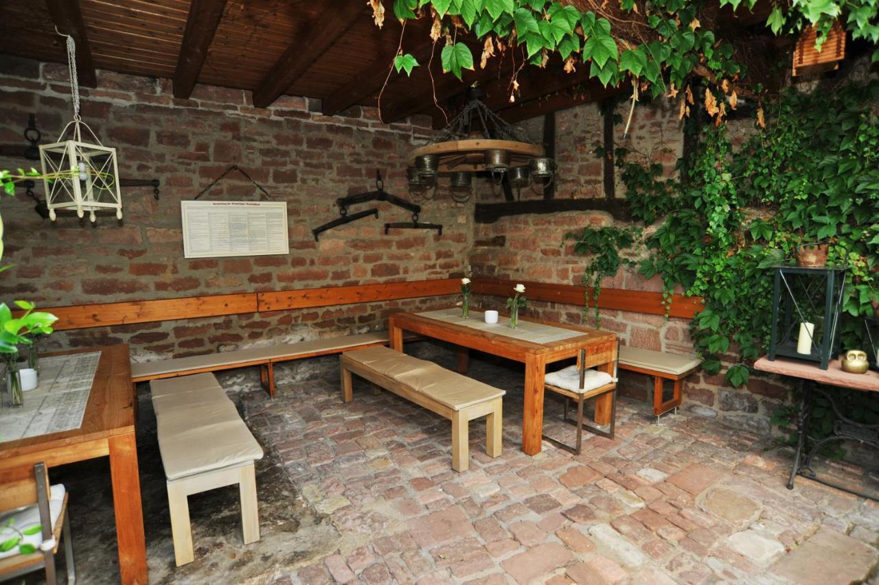 Gasthaus Zur Krone Großheubach エクステリア 写真