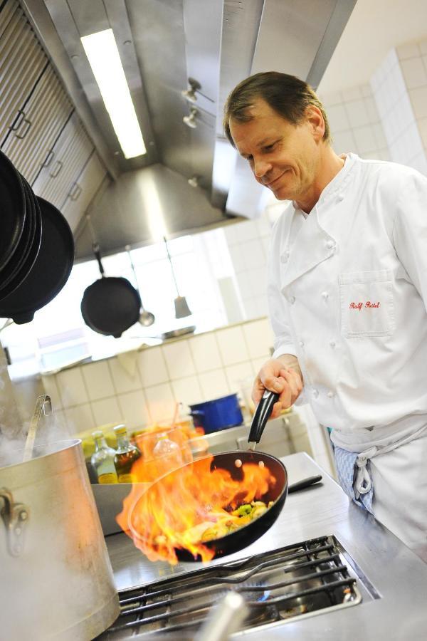 ホテル Gasthaus Zur Krone Großheubach エクステリア 写真