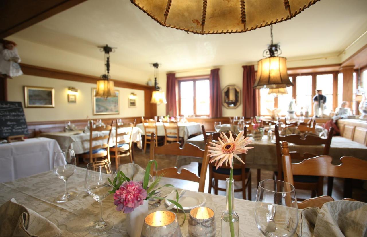 Gasthaus Zur Krone Großheubach エクステリア 写真