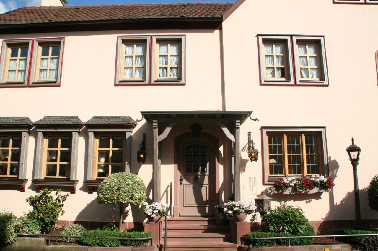Gasthaus Zur Krone Großheubach エクステリア 写真